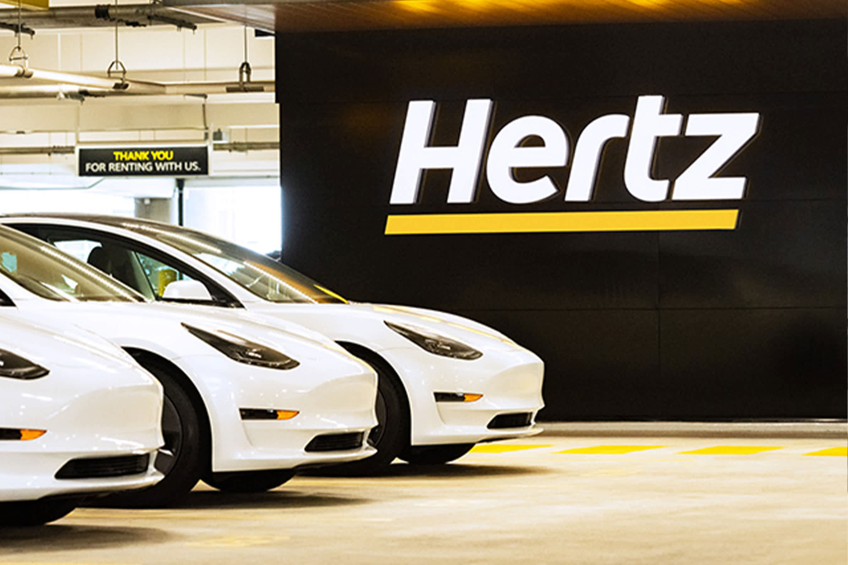 Мировой лидер рынка по аренде автомобилей Hertz отказывается от  электрокаров: на продажу выставлено свыше 20 тыс. авто – PRODELO